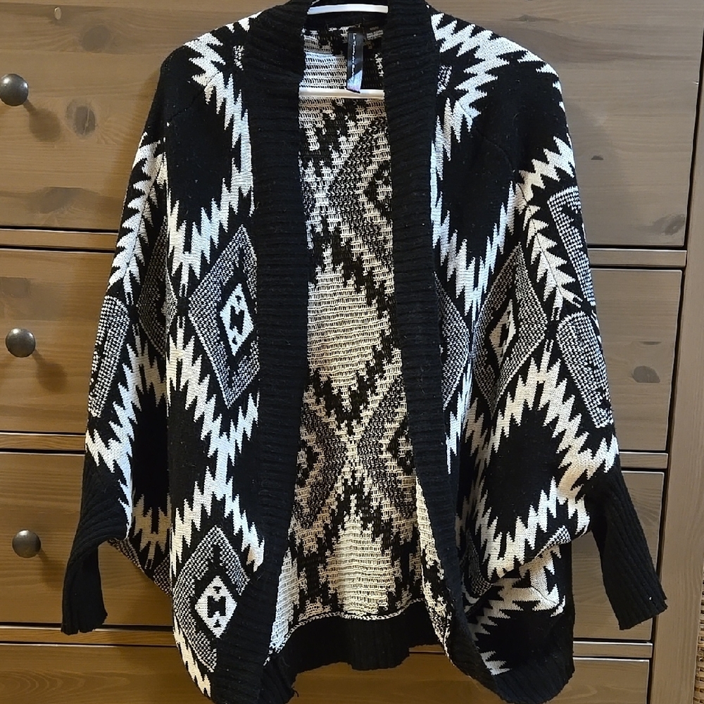 Geometric Pattern Sweater | M